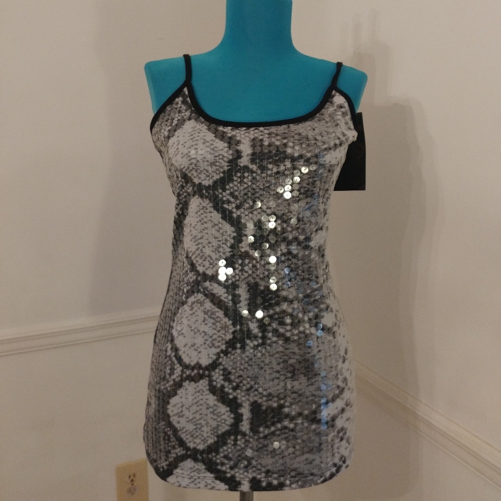 Almost Famous Sequin Tee NWT Size Med